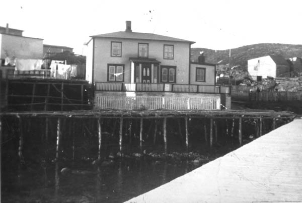 075: Tom and Anne Dunphy's house. [courtesy of Mary (Dunphy) Lamb]